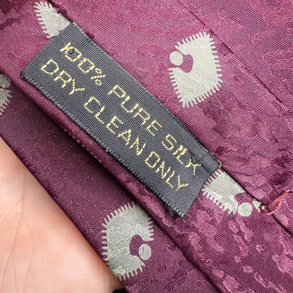 Vintage Giorgio Armani Cravatte 100% Silk Burgundy Jacquard Tie Made Italy